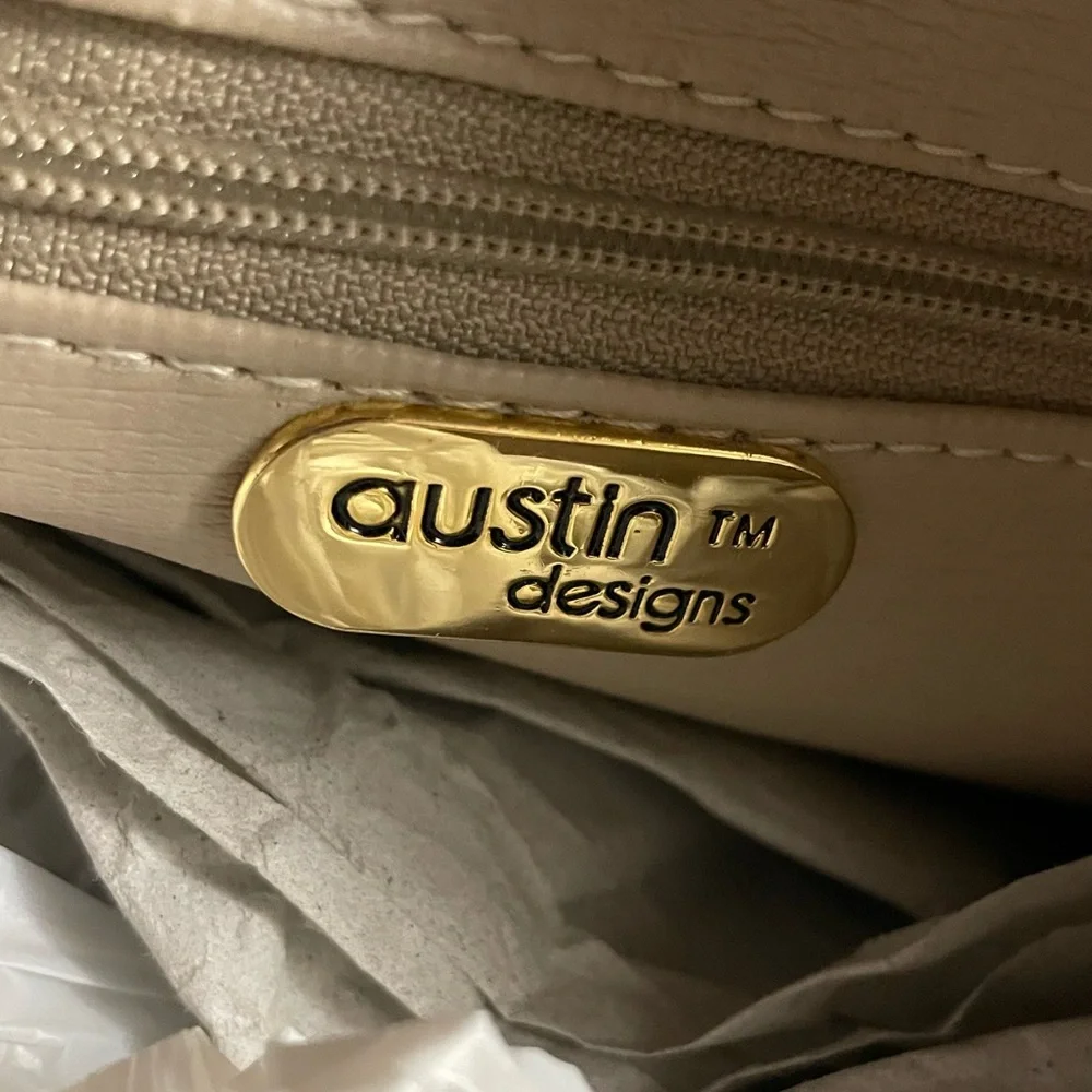 Austin Designs Handbag - Picture 3 of 3